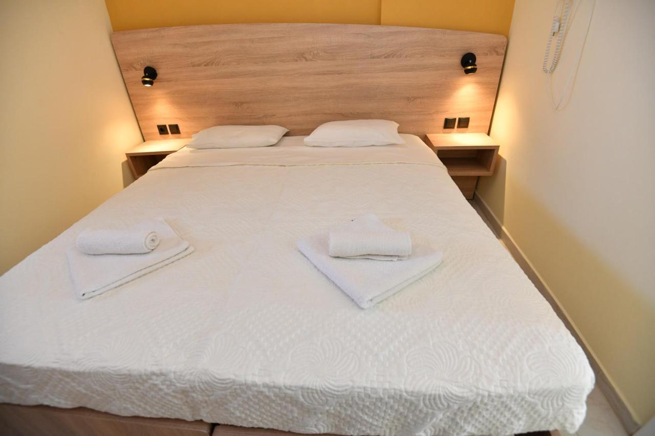 Iskas Apartments 伊利索斯 外观 照片